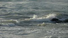 Slowmotion ocean waves breaking