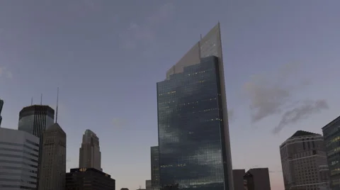 4K Time Lapse Zoom Out Minneapolis Skyline Twilight