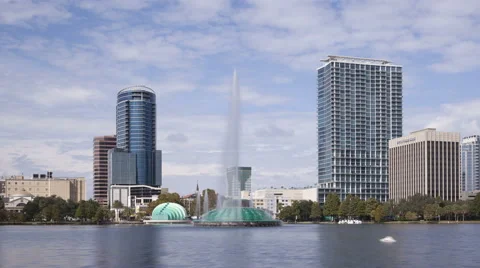 4K Time Lapse Zoom Out Orlando Skyline From Lake Eola
