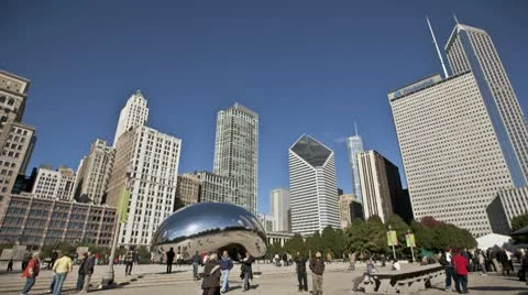 Timelapse Chicago Cloud Gate Zoom-In