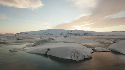4K Time Lapse Zoom Out Jökulsarlon Sunset