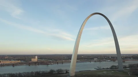4K Time Lapse Gateway Arch St. Louis Aerial View